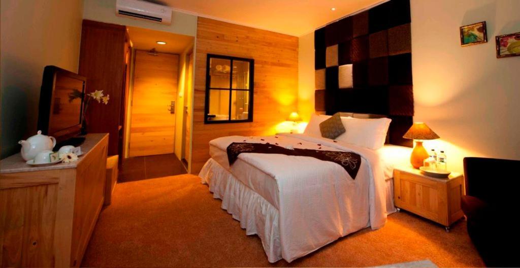 Chara Hotel Bandung Extérieur photo
