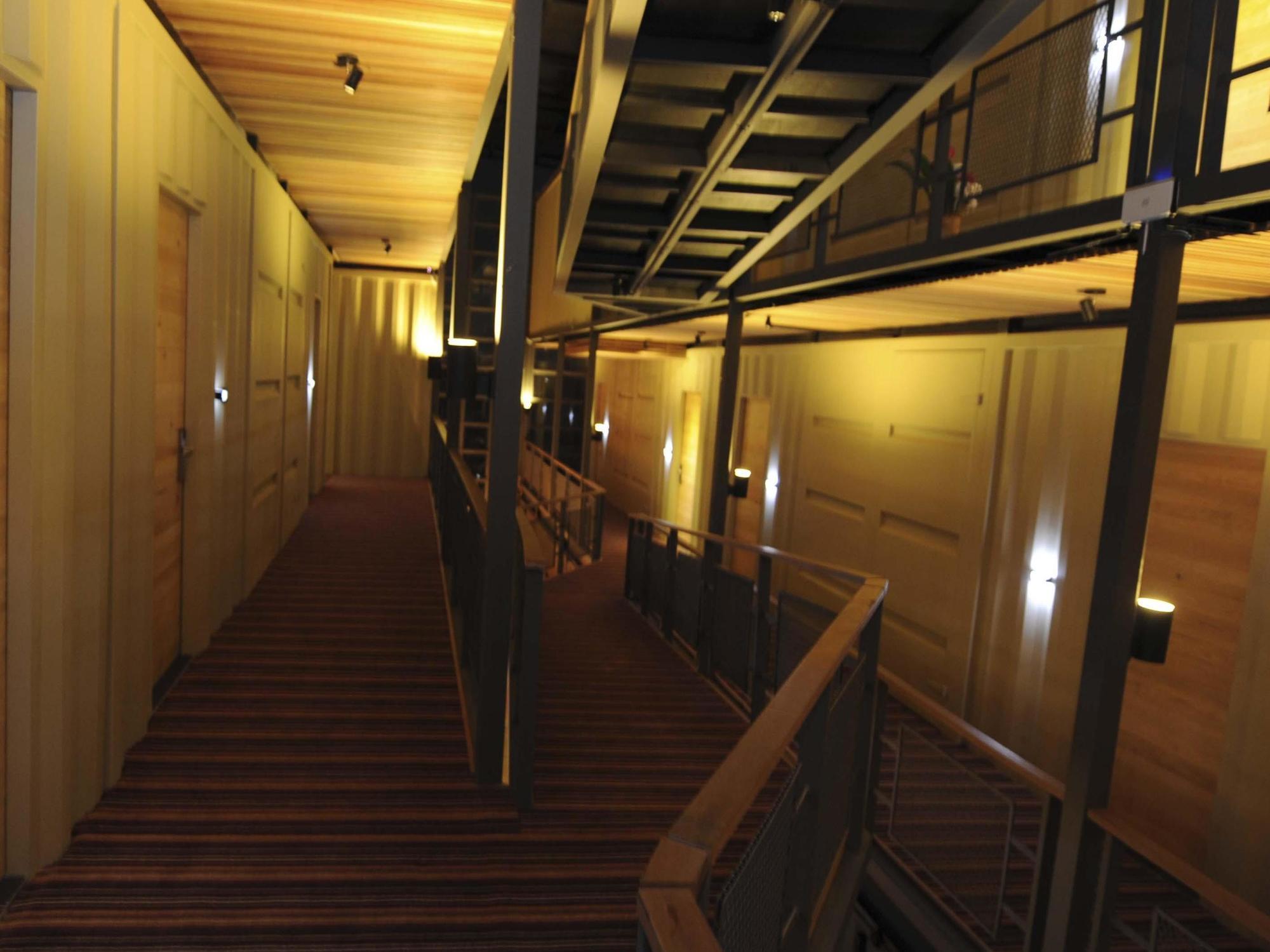 Chara Hotel Bandung Extérieur photo