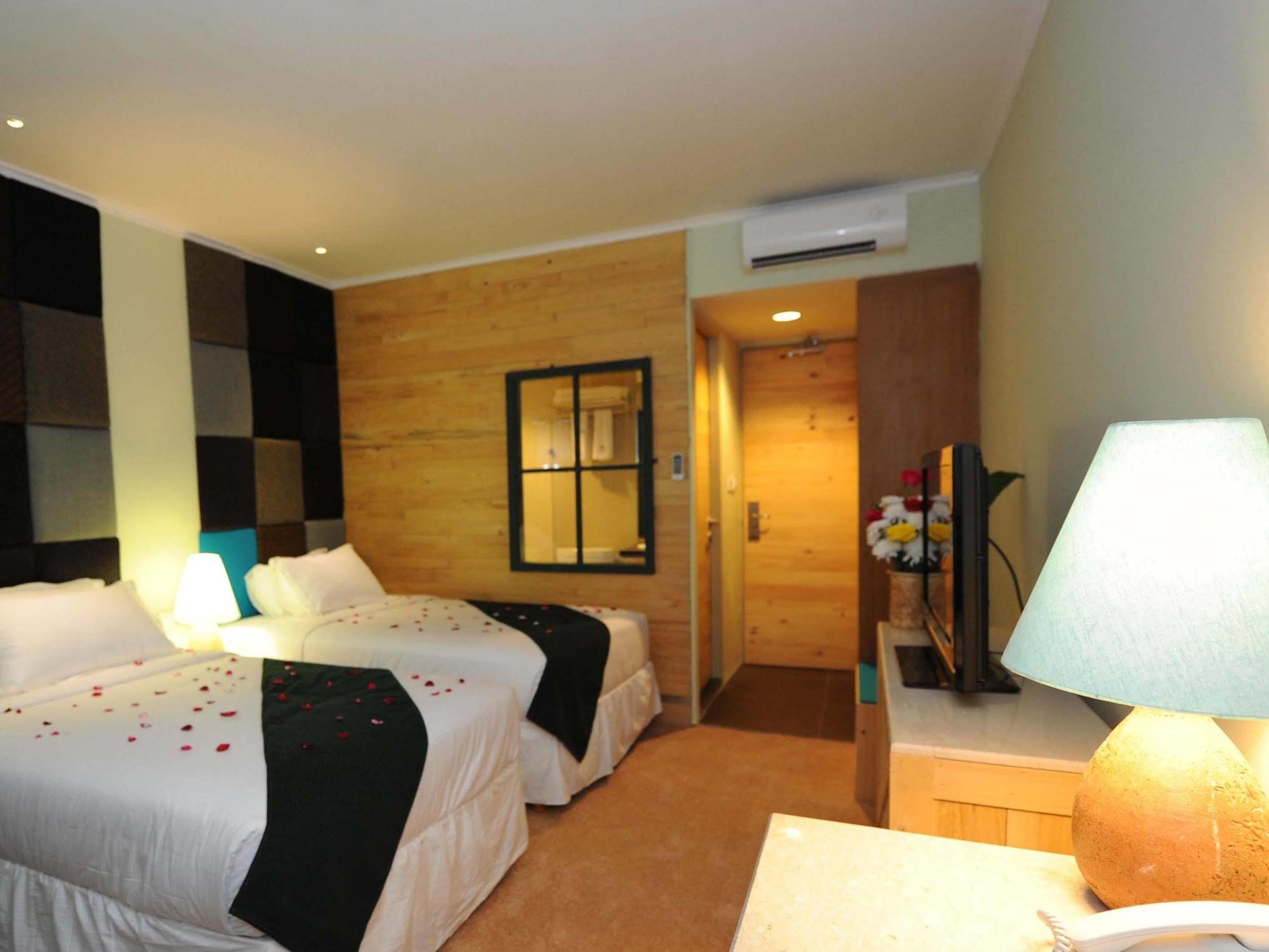 Chara Hotel Bandung Extérieur photo